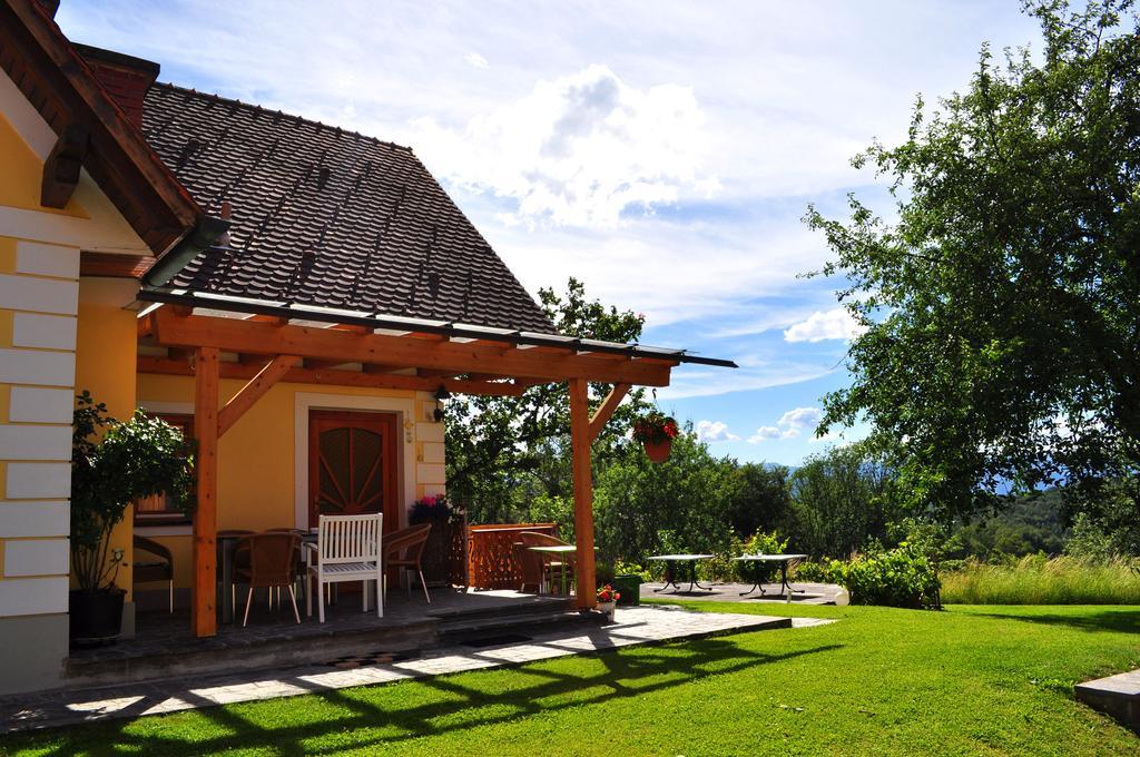 Haus Schoenegger Kitzeck im Sausal Exterior foto